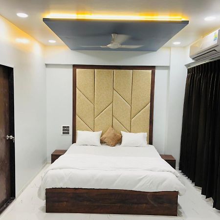 Hotel New City Light Surat Exterior foto