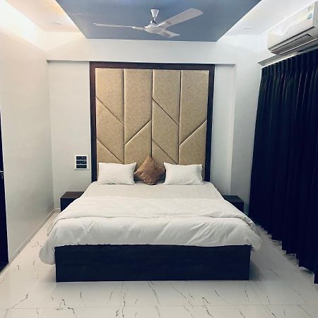 Hotel New City Light Surat Exterior foto