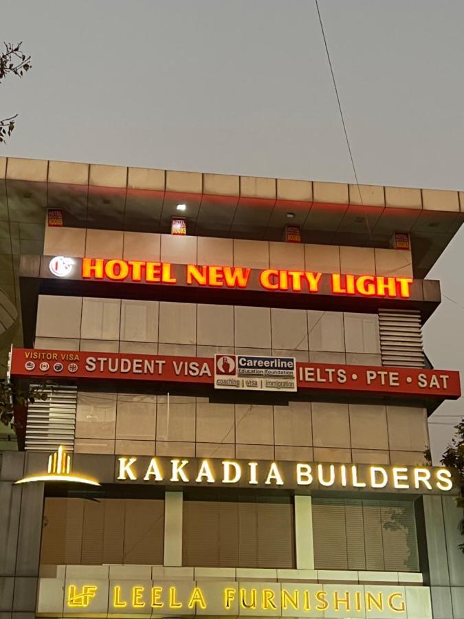 Hotel New City Light Surat Exterior foto