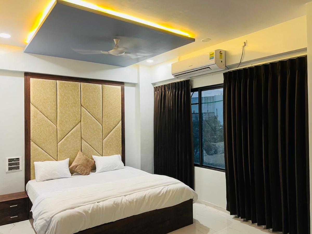 Hotel New City Light Surat Exterior foto