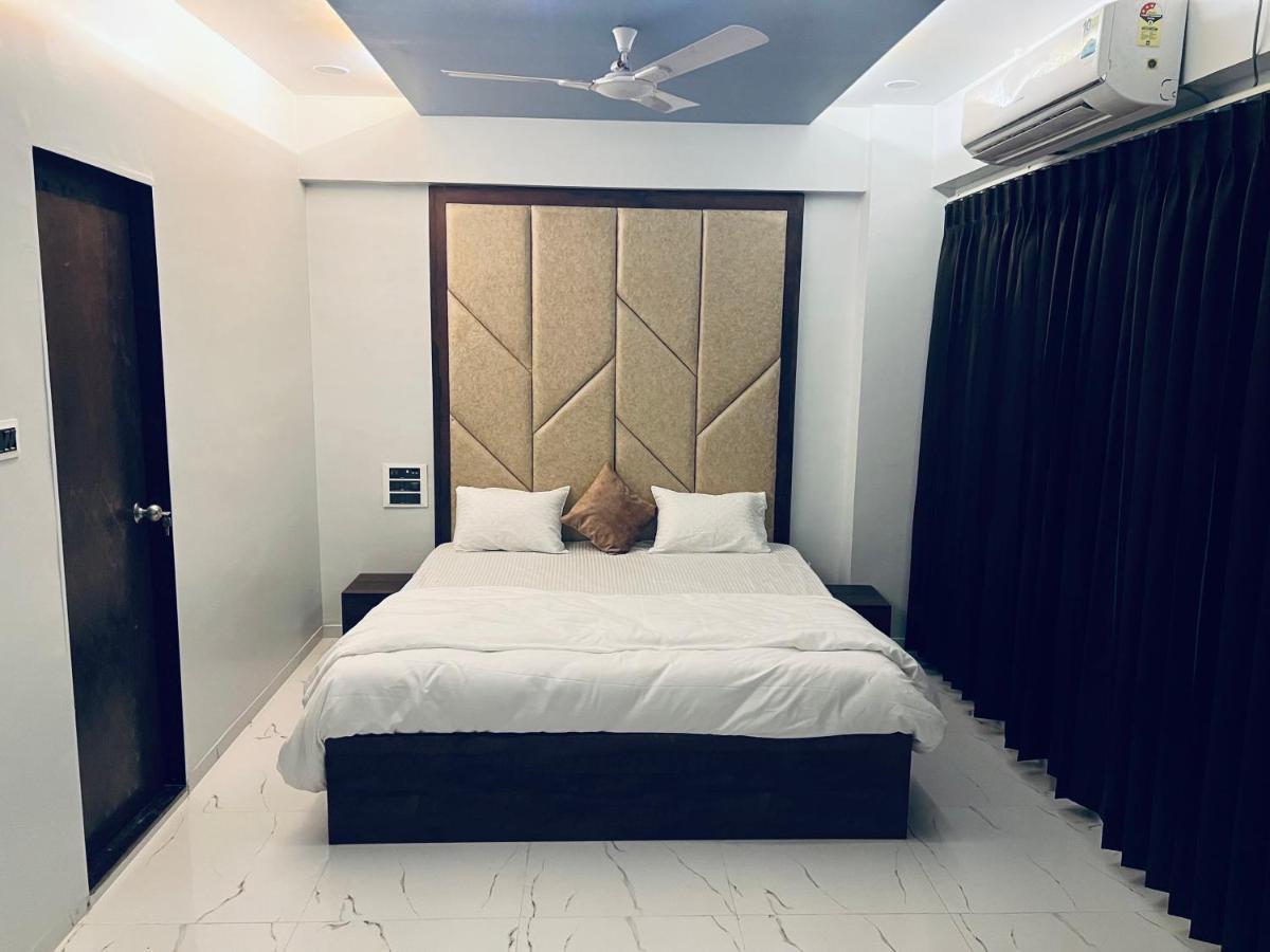 Hotel New City Light Surat Exterior foto